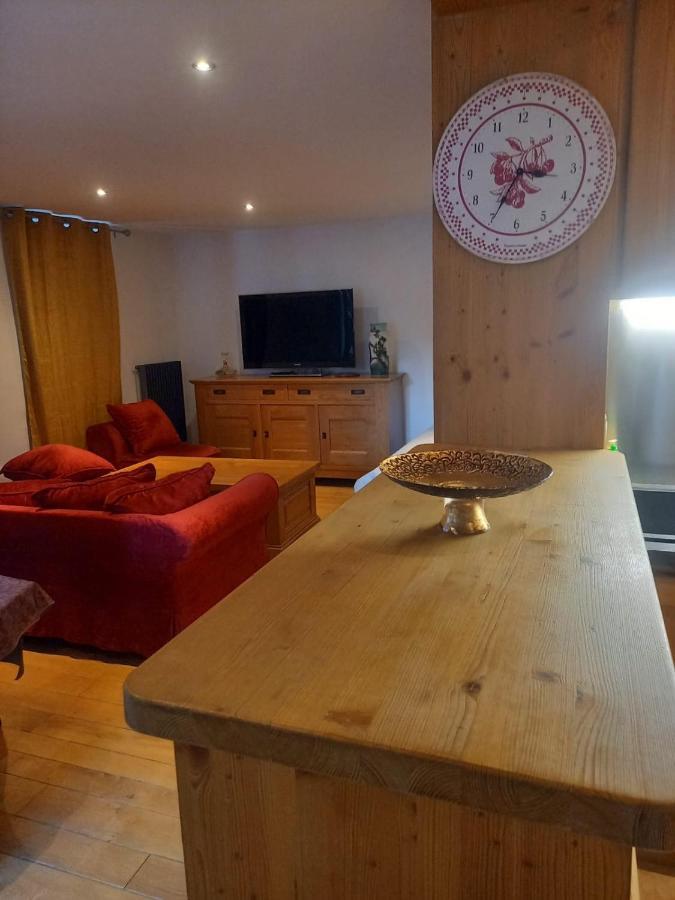 Appartement Centre Du Village Brides Les Bains Екстериор снимка